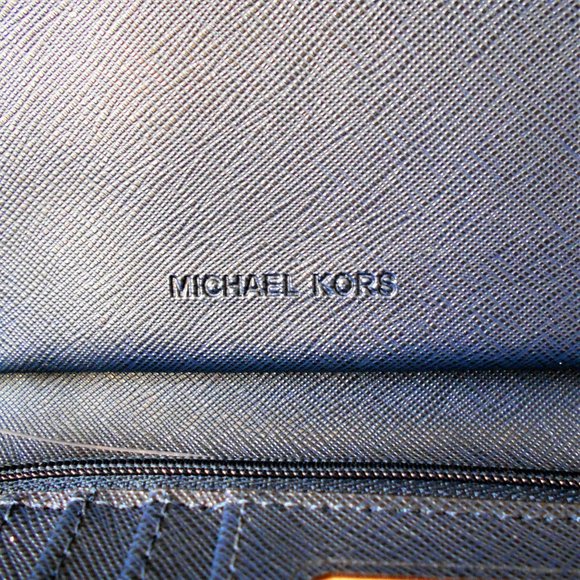 Michael Kors Large MF Phone Case Navy - Picture 10 of 13
